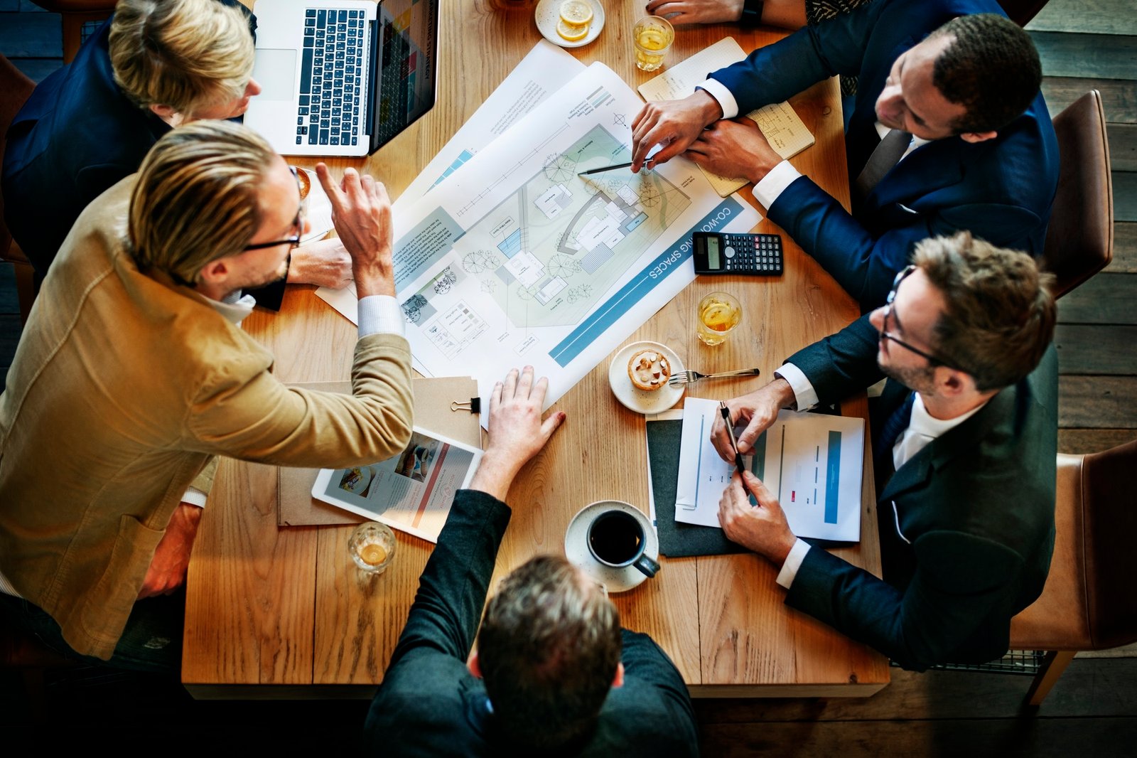 team-meeting-brainstorming-planning-analysing-concept.jpg